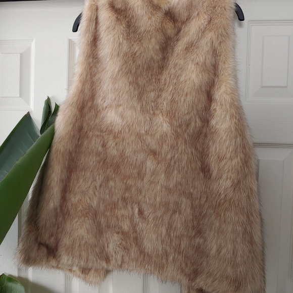 Vest - Picture 3 of 3